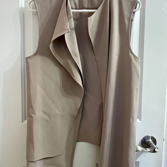 Zara Asymmetrical Flowy Vest Top - Picture 5 of 5